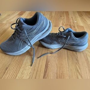 ASICS Gel Kayano 29 size 10